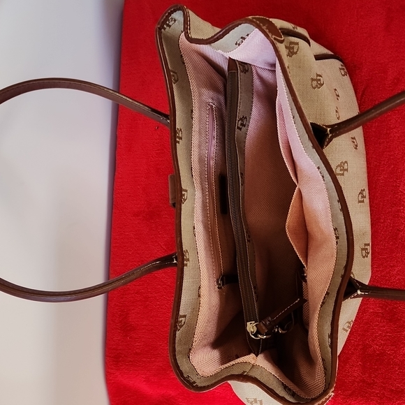 ☆Dooney and Bourke Bag.☆ - Picture 12 of 16